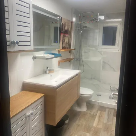 2 Bedroom 2 Bathrooms Sleeping 8 Apartment *